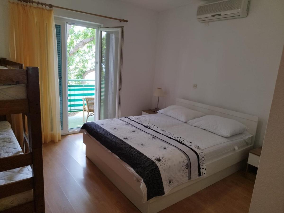 Apartments Mare - 150 M From Beach Brela Eksteriør billede